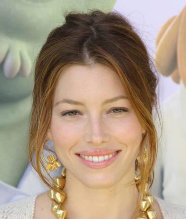 Jessica Biel ma 28 éves