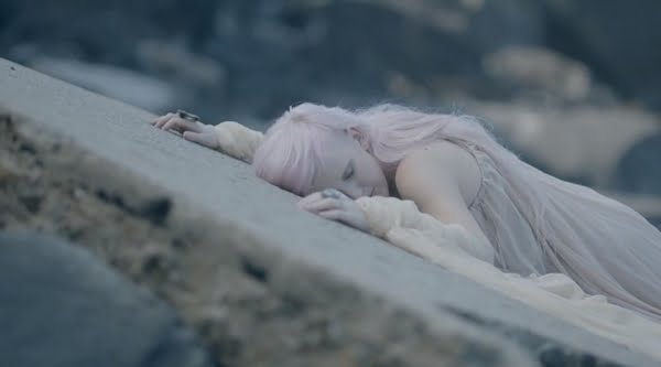 ellie - ach