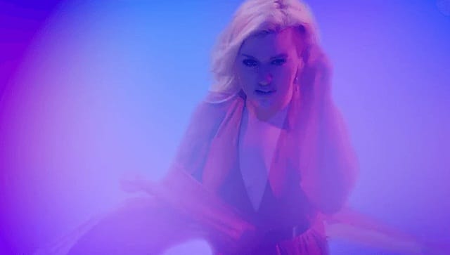 Kelly-Clarkson-Heartbeat-Song-video