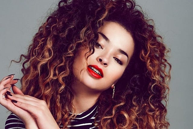 ella-eyre