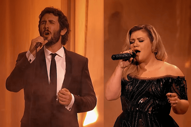 Az Operaház Fantomja musicalből énekelt duettet Josh Groban és Kelly Clarkson. Mindenkit elvarázsoltak!