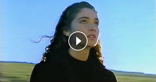 Ez a dal a ’80-as évek szimbóluma! Már az első akkordokból felismered, CSODÁLATOS!
