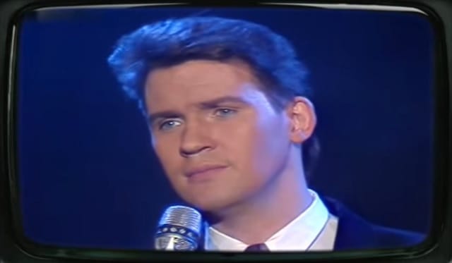 Ez a dal minden idők egyik legszebb szerelmes balladája. 30 éve hódítja a szíveket!