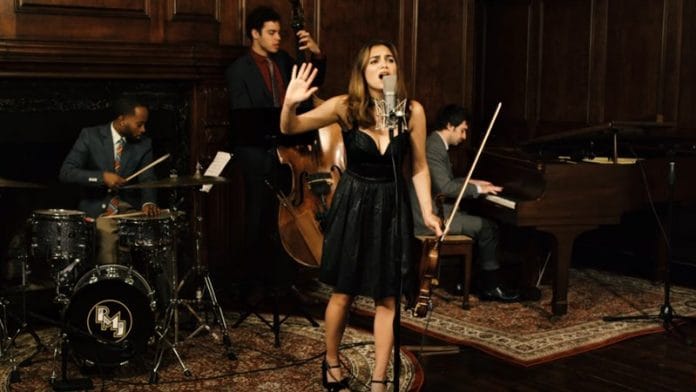 Csúcs: vintage ruhába bújtatta Britney Spears slágerét a Postmodern Jukebox!