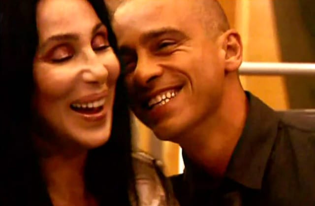 eros-ramazzotti-cher Egy bájos duett, ami már a megjelenésekor meghódította a világot. Ki tudná elfelejteni ezt a dalt?