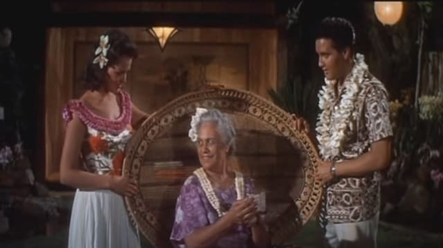 Elvis egy egész világot meghódított, amikor a Can’t Help Falling In Love című dal ezen változatát elénekelte!