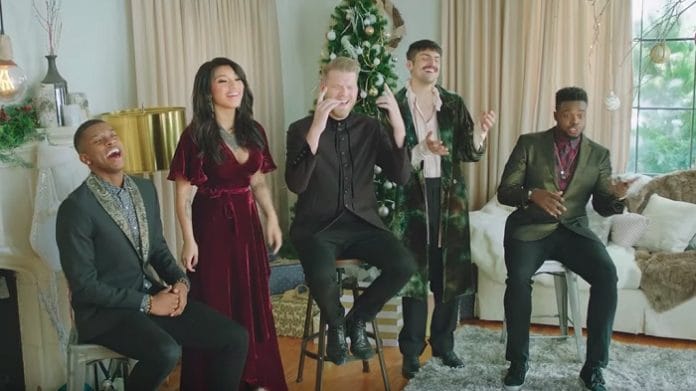 Új karácsonyi dalt adott ki a Pentatonix, már most hatalmas siker