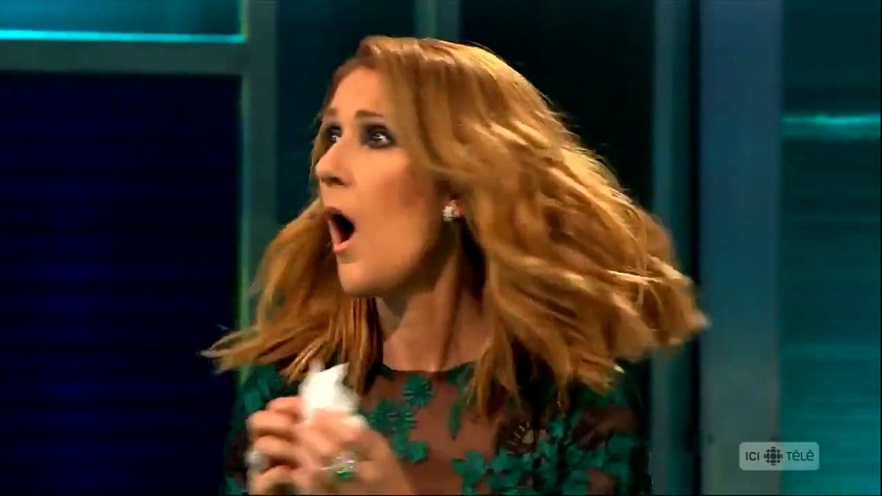 Így reagál Céline Dion, ha meghallja a kedvenc dalát! Meg kell hagyni, a srác tud énekelni!