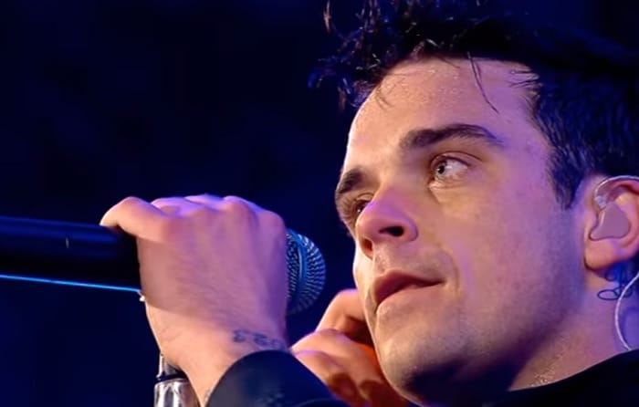 Mi az oka, hogy Robbie Williams nem énekli koncertjein az „Angels“ c. dalát?
