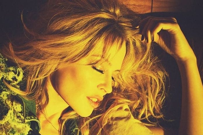 Dalpremier: Kylie Minogue - Stop Me From Falling
