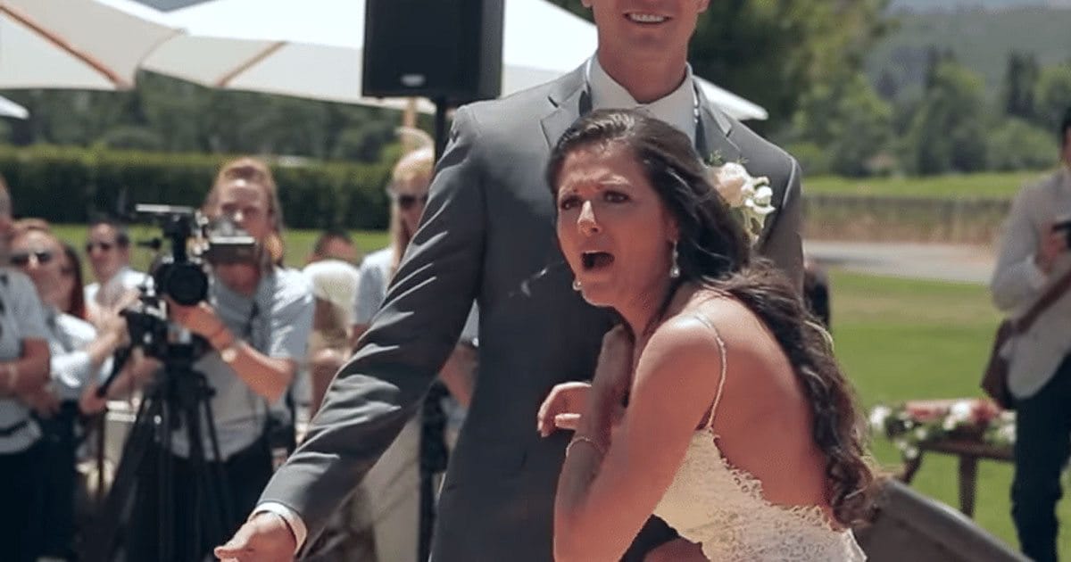 Szóhoz sem jutott a menyasszony, amikor meglátta ki volt az esküvői meglepetés