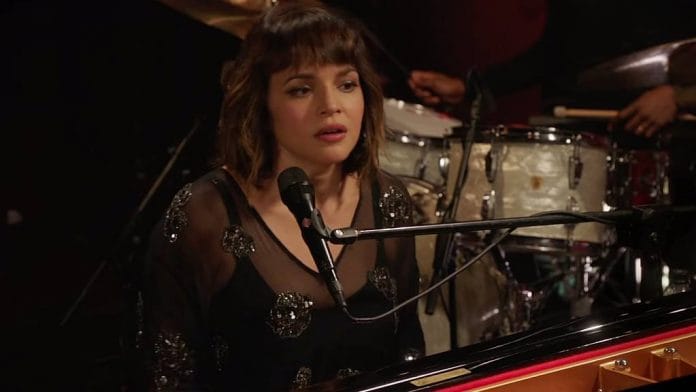 Élő klippremier: Norah Jones - And Then There Was You