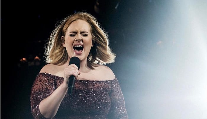 3 év csend után Adele örömteli hírt osztott meg rajongóival