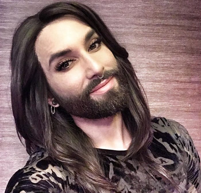 Drasztikus változáson ment át Conchita Wurst: már nem egy fekete szakállas nő!
