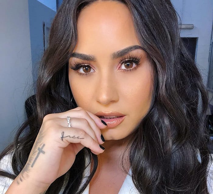 Súlyos állapotban szállították kórházba Demi Lovato énekesnőt