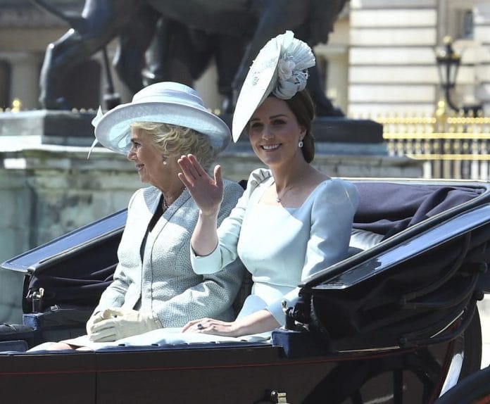 Igaz lenne? Minden jel arra mutat, hogy Kate Middleton ismét gyereket vár!