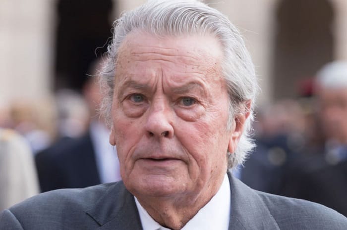 Alain Delon szomorú nyilatkozata: "Nem hagyom, hogy a Jóisten döntsön a halálom napjáról."