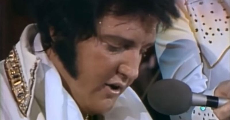 Elvis halála előtt 6 héttel is olyan szenvedéllyel adta elő dalait, mint karrierje kezdetén!