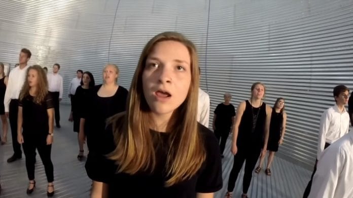 Ahogy ez a kórus énekel, úgy érzed majd, hogy Isten szól hozzád!