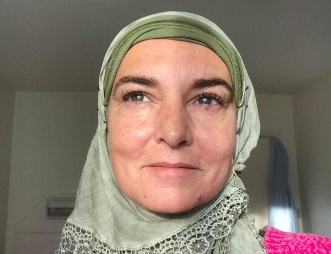 Sinéad O'Connor áttért az iszlám vallásra, a nevét is megváltoztatta