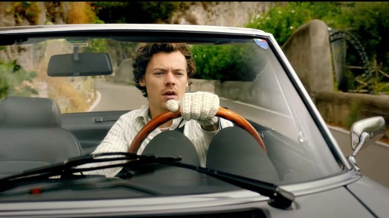 Továbbra is hatalmas siker Harry Styles "Golden" című világslágere