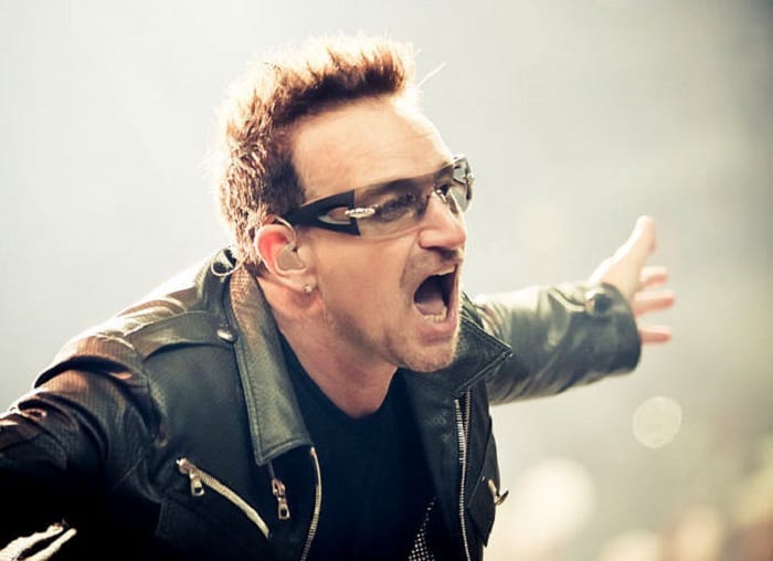Bono édesanyja a saját apja temetésén halt meg: összeesett a koporsó mellett!