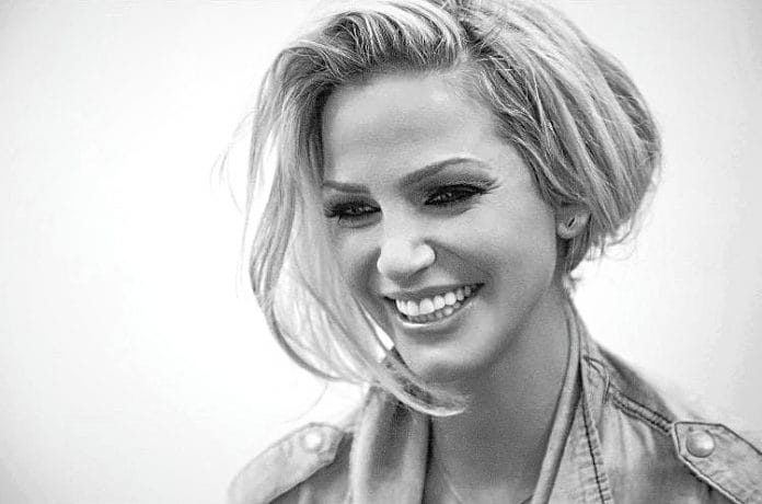 A Girls Aloud elhunyt énekesnője, 