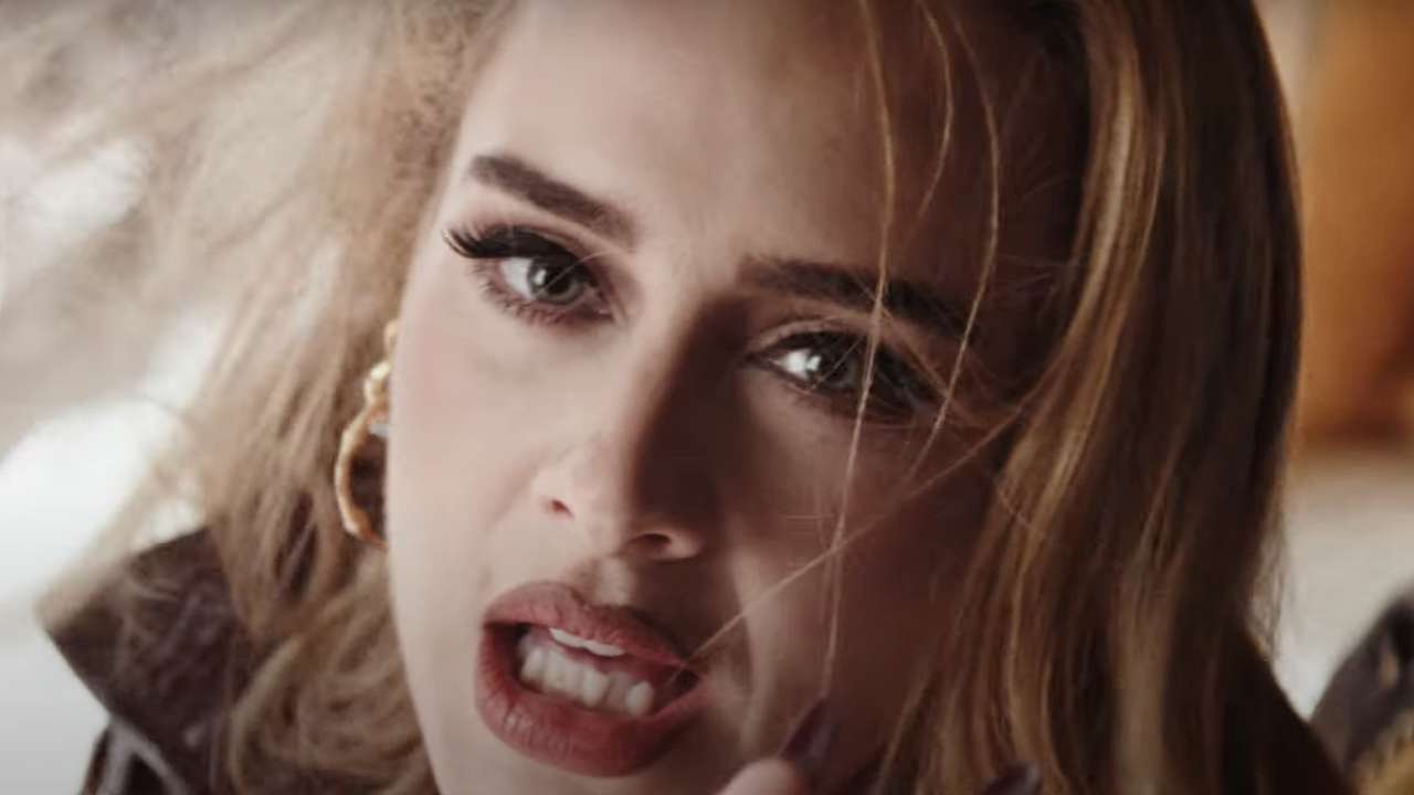 Berobbant Adele új slágere: 6 év után gyönyörű dallal tér vissza