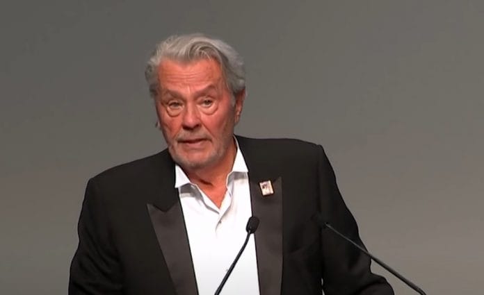 Alain Delon arra kérte a fiát, hogy segítsen neki meghalni