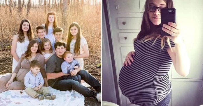 Britni A 33 éves anya, akinek 12 gyermeke van, 17 éven keresztül volt várandós
