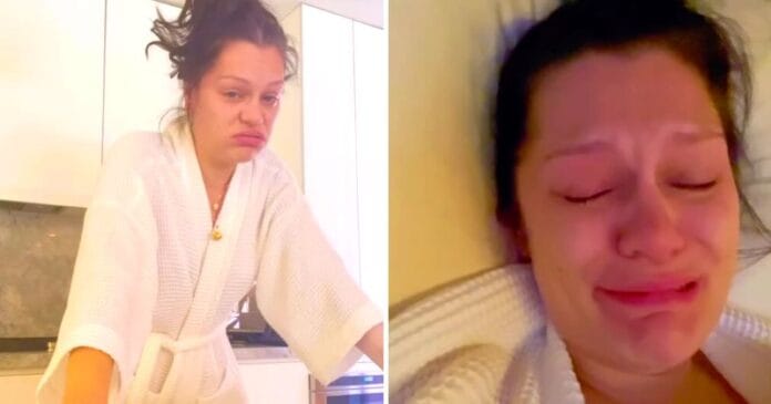 jessiej A terhes Jessie J sírva fakad: