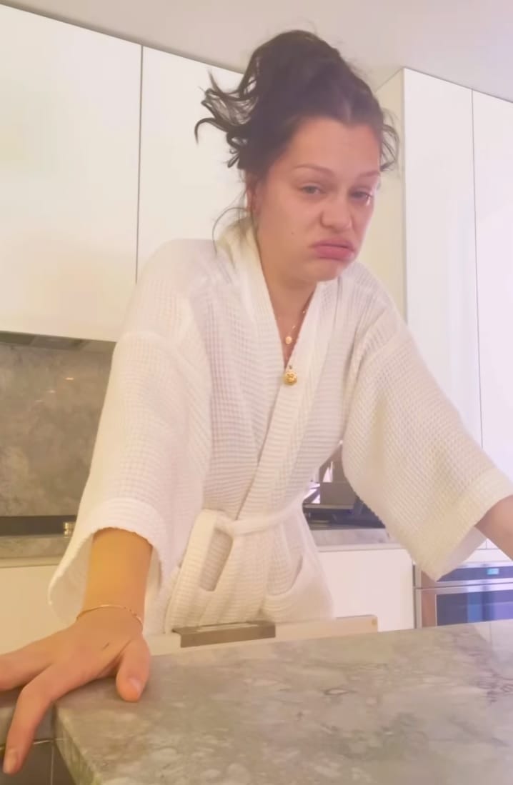 A terhes Jessie J sírva fakad: "Nem tudom megmagyarázni, milyen rosszul érzem magam"