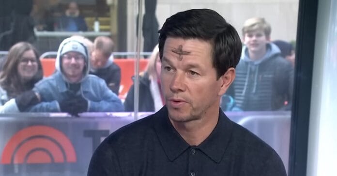 Mark Wahlberg továbbra is hithű katolikus annak ellenére, hogy a hit népszerűtlen Hollywoodban