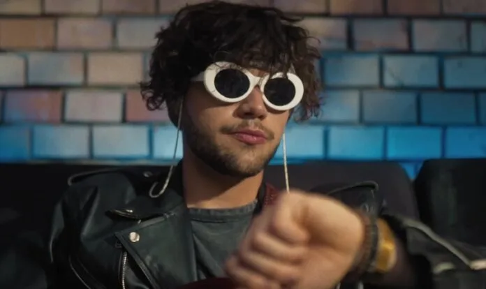 azahriah-klip Azahriah elhozta az év slágerét: ez a dal hatalmasat fog robbanni