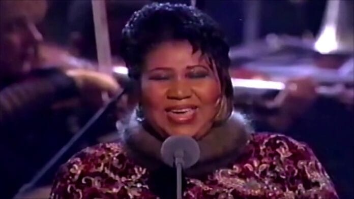 Aretha Franklin egy alkalommal beugrott Pavarotti helyett, hogy elénekeljen egy opera áriát, és mindenkit lenyűgözött