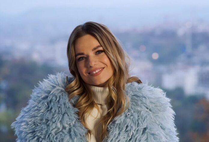 Cserpes Laura gyönyörű karácsonyi dallal lepte meg rajongóit