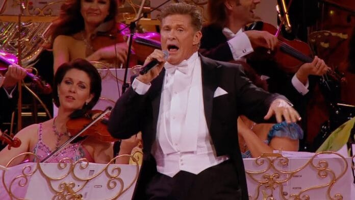 david-hasselhoff David Hasselhoff hatalmas bulit csapott André Rieu koncertjén: a Paloma Blanca című dalt énekelte el