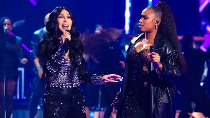 Cher és Jennifer Hudson együtt a színpadon